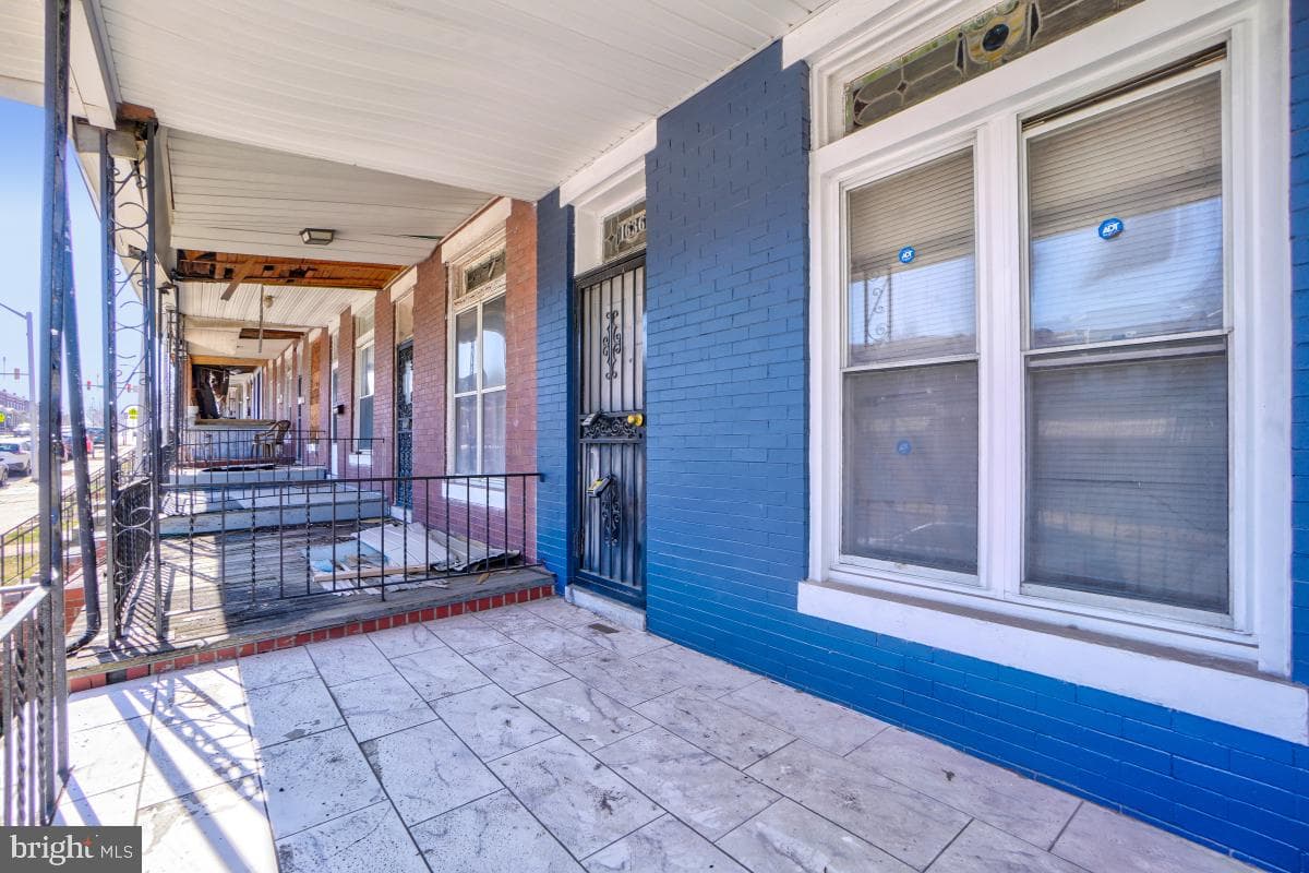 1636 N Bentalou Street photo 4
