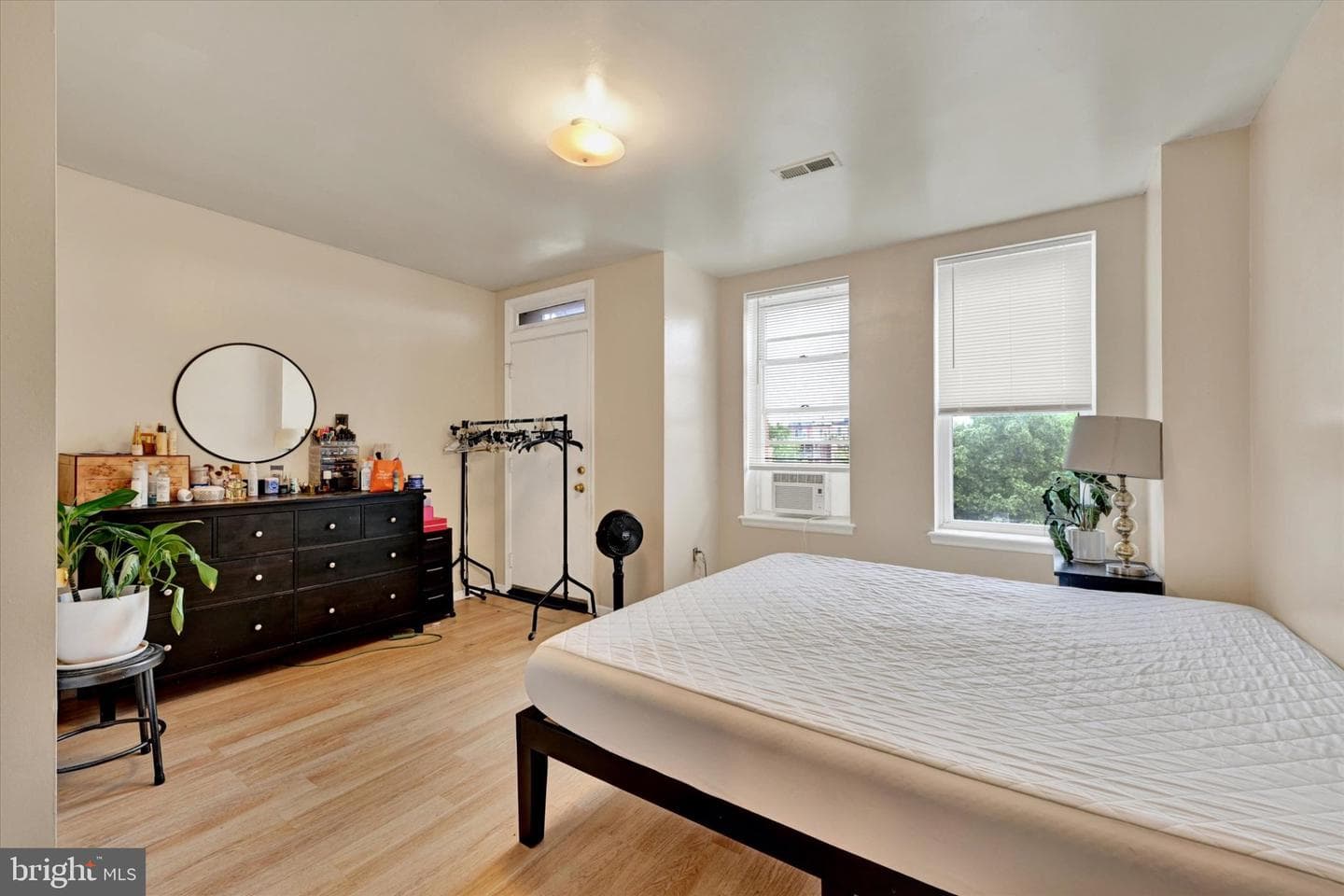 2072 Linden Avenue photo 26