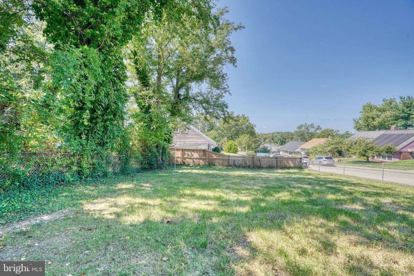 4906 Grindon Avenue photo 4