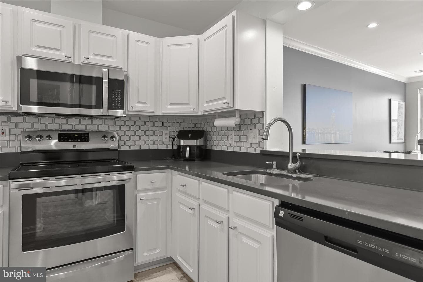 23 Pierside Drive #337 photo 15