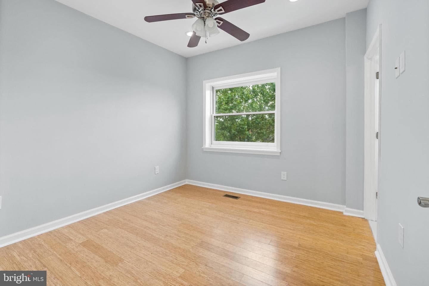 245 S Clinton Street photo 18