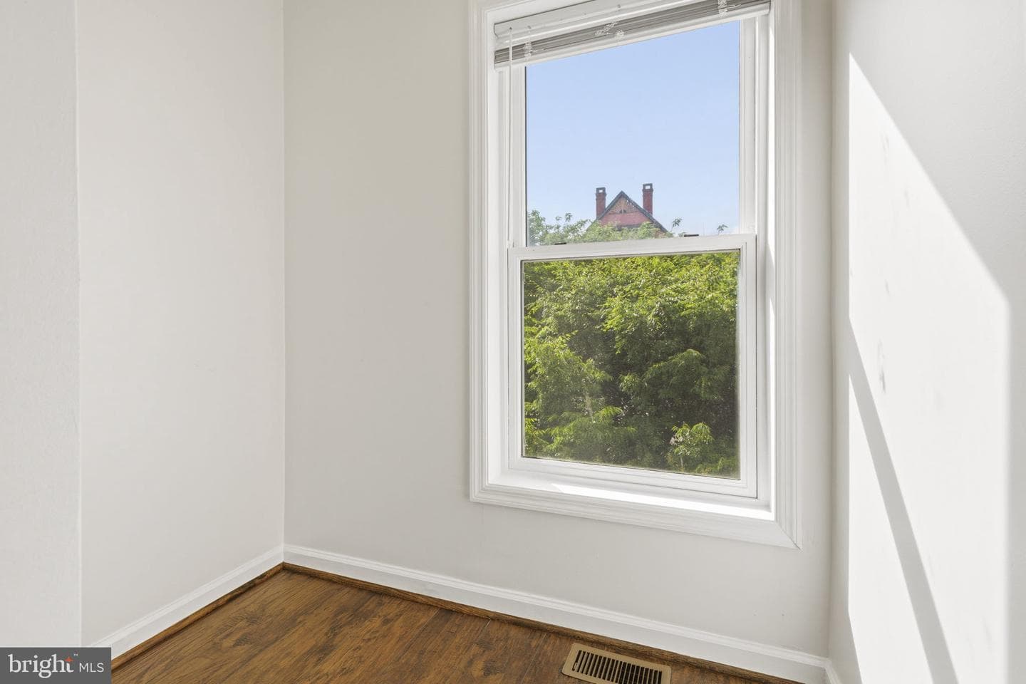 514 Saint Mary Street photo 27