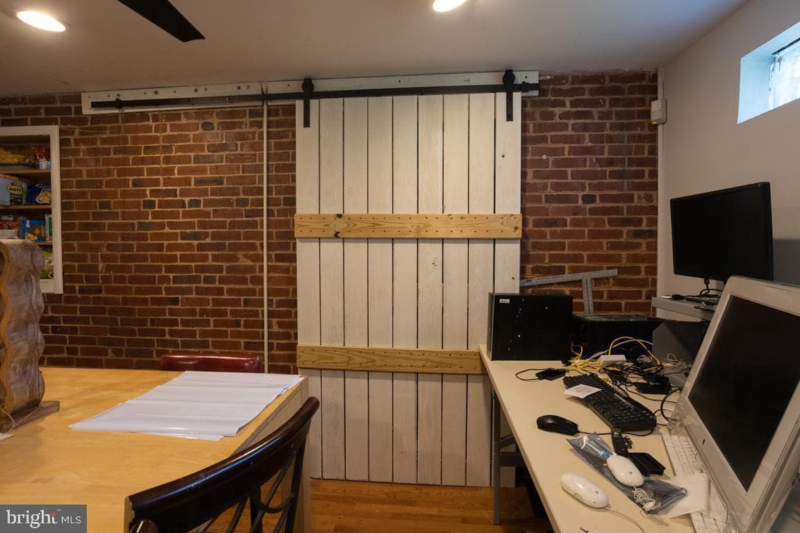 2707 Talbot Road photo 5