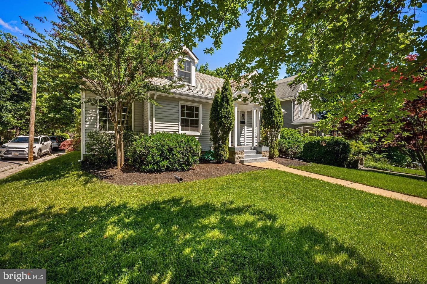 2308 Sulgrave Avenue photo 2