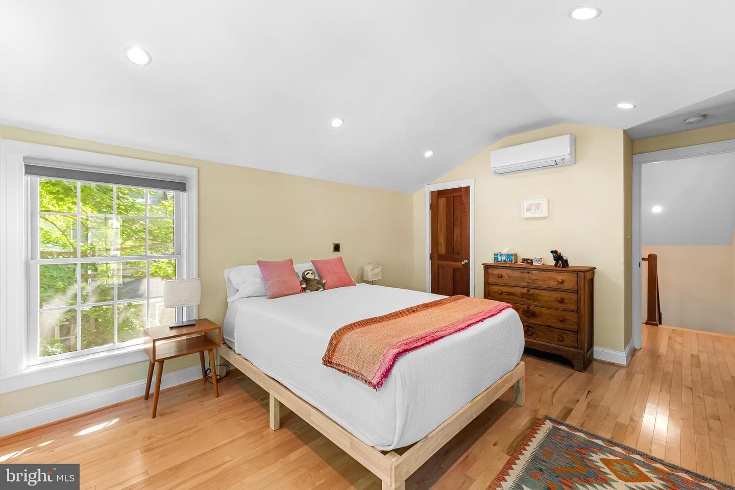 2308 Sulgrave Avenue photo 30