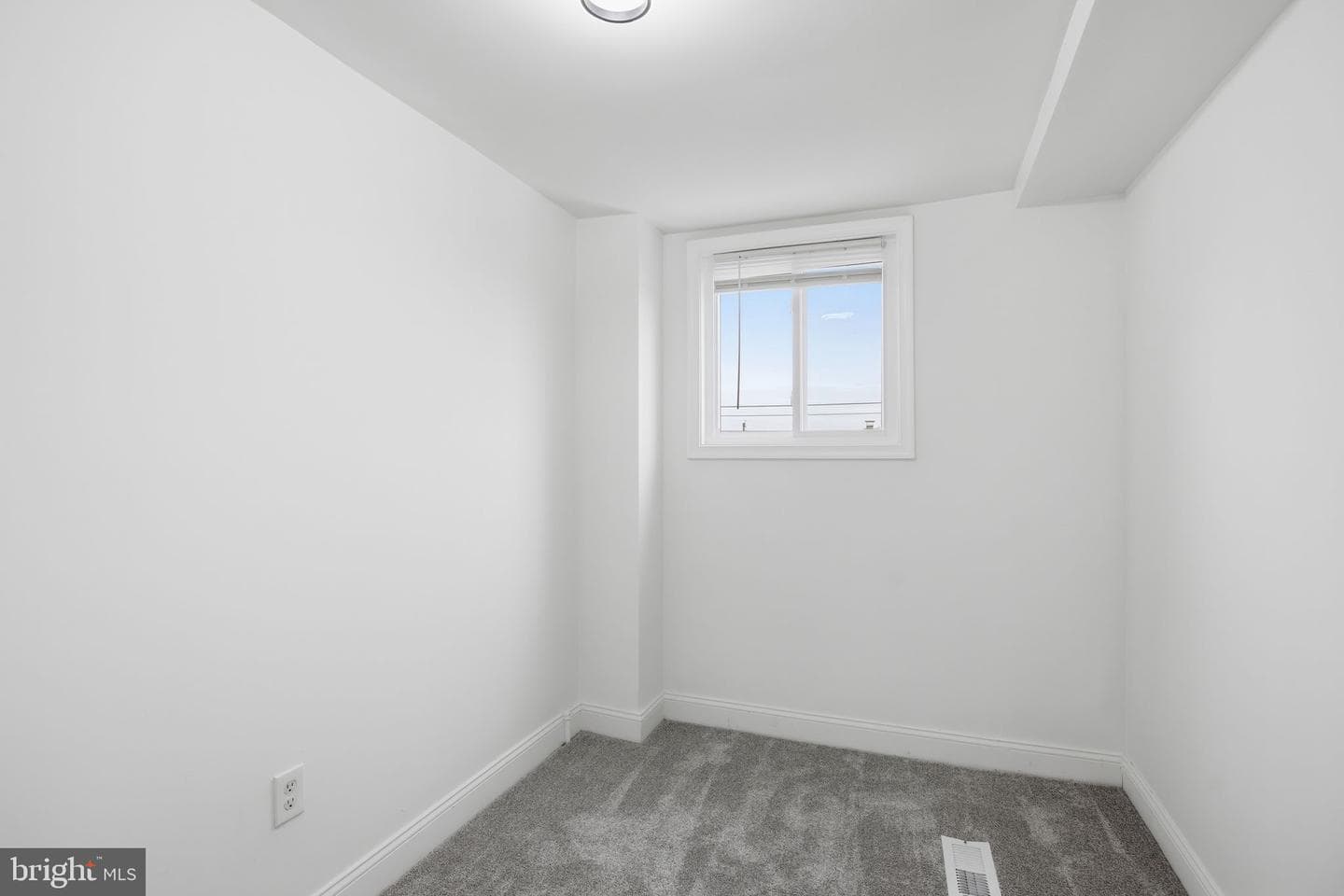 3330 Ravenwood Avenue photo 21