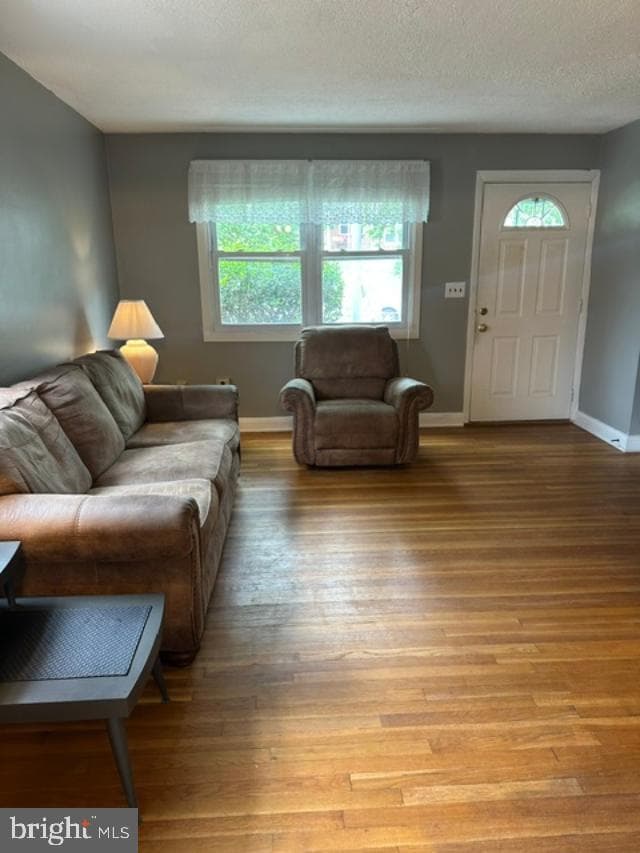 1619 Inverness Avenue photo 5