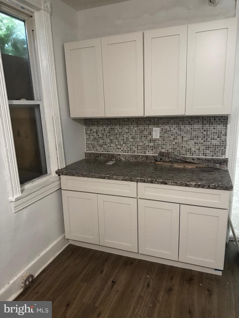 2512 Woodbrook Avenue photo 8