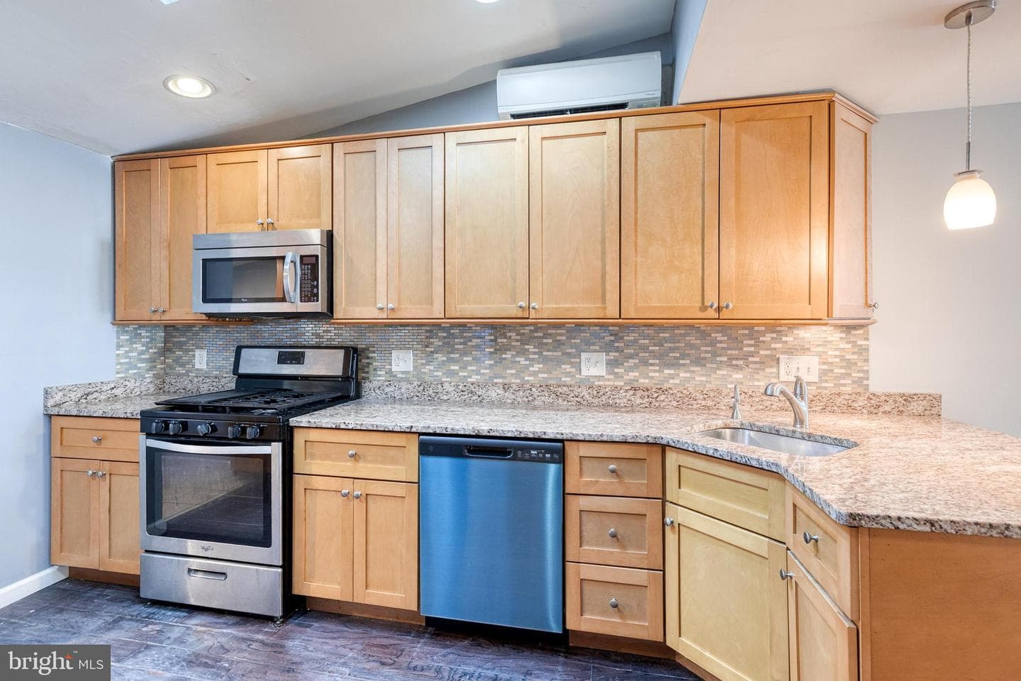 302 S Duncan Street photo 14