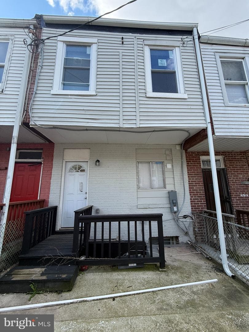 2720 E Biddle St photo 30
