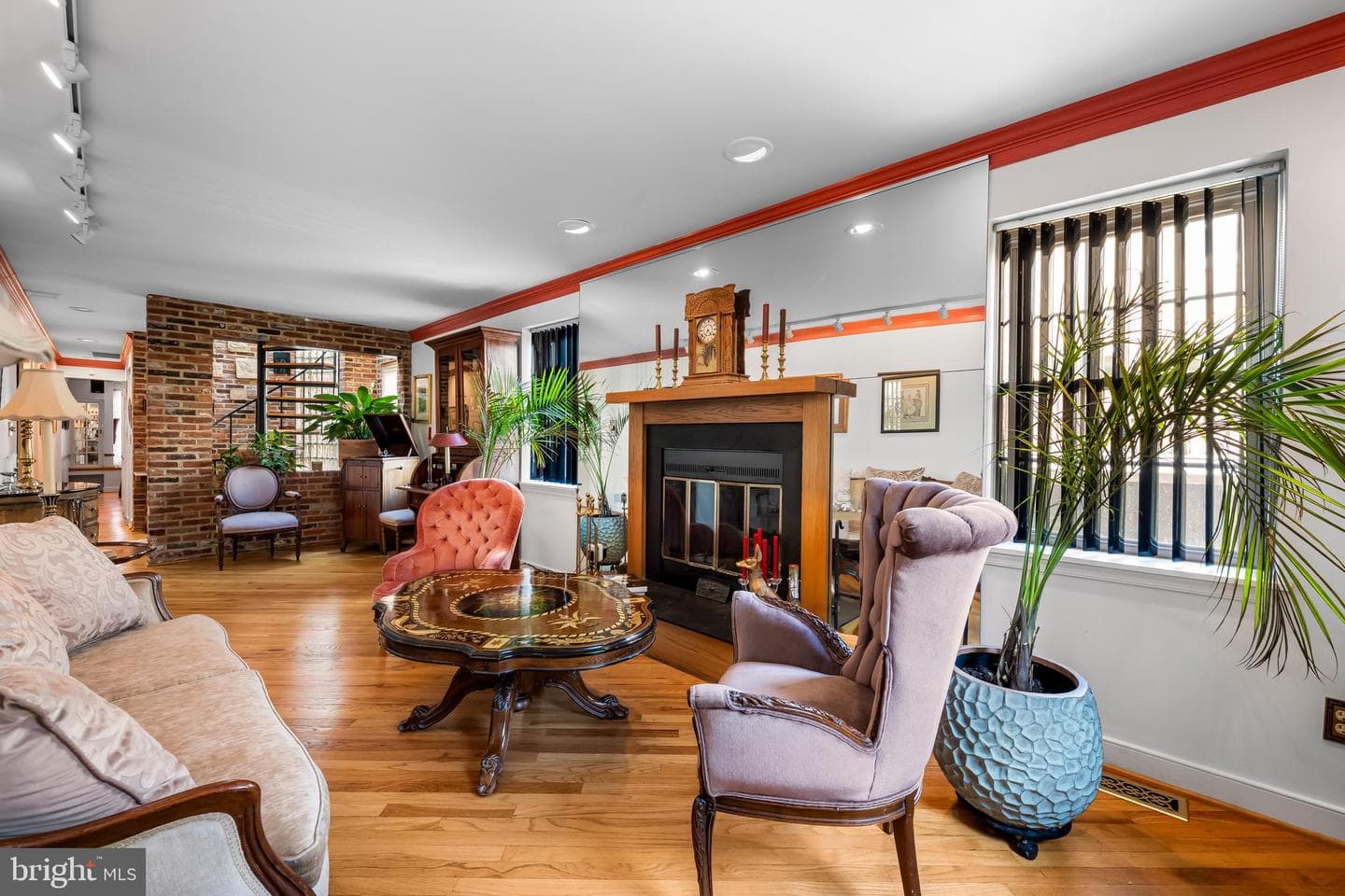 1807 Lancaster Street photo 14