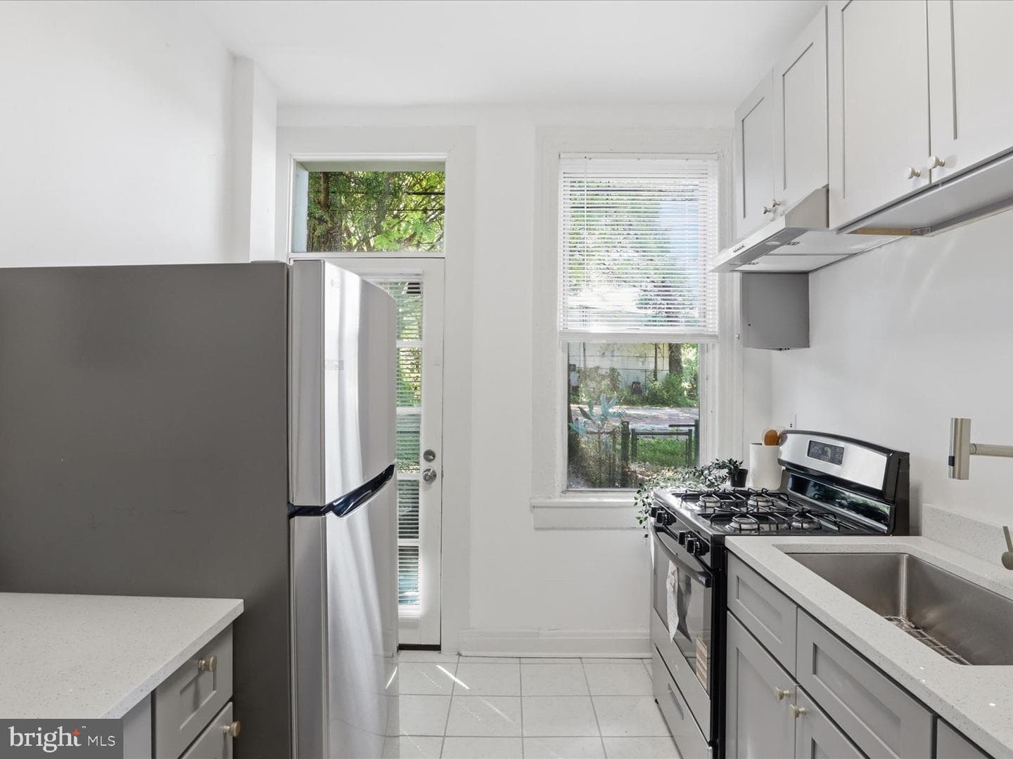 509 Laurens Street photo 8