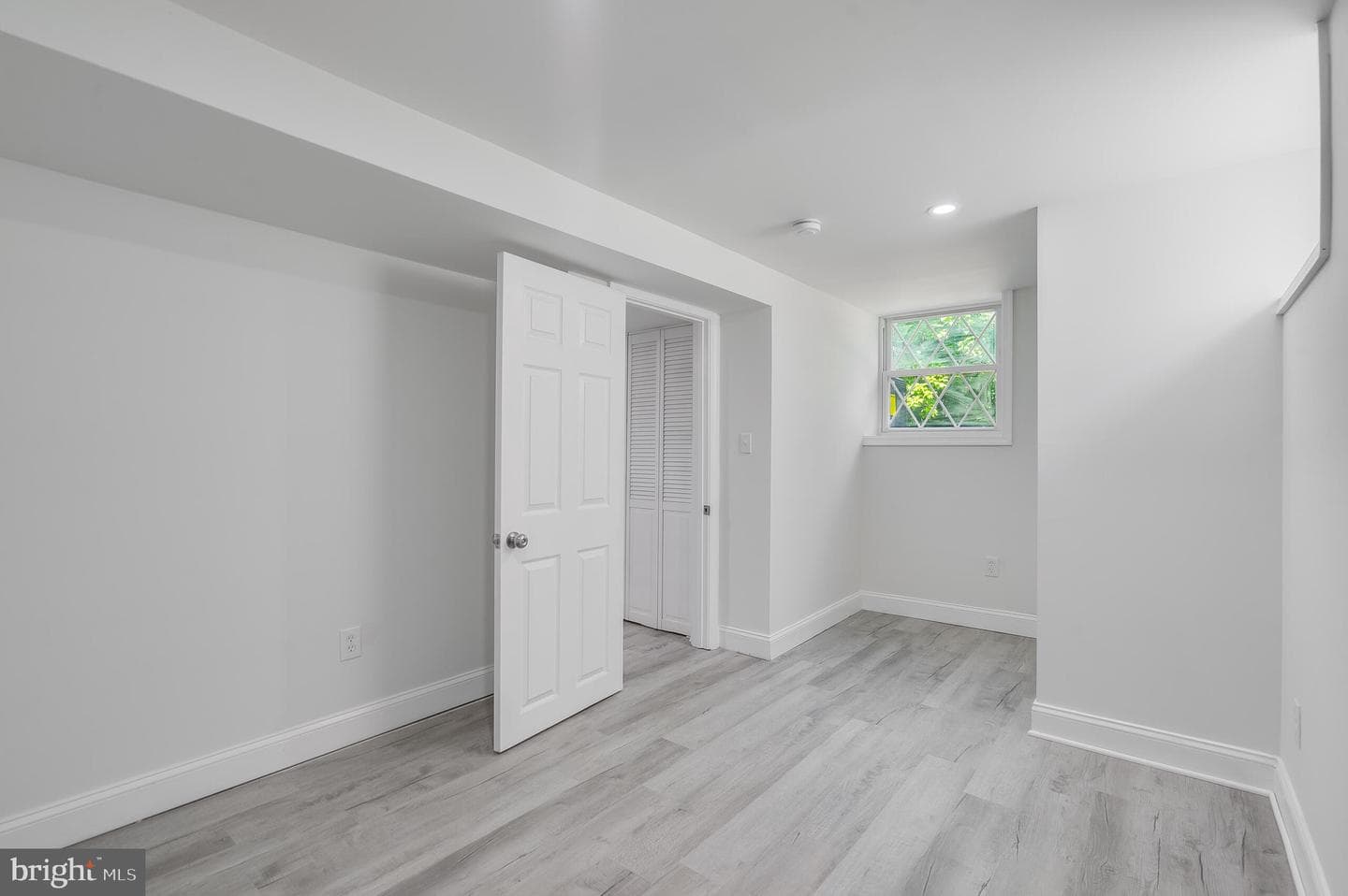 5412 Biddison Avenue photo 19