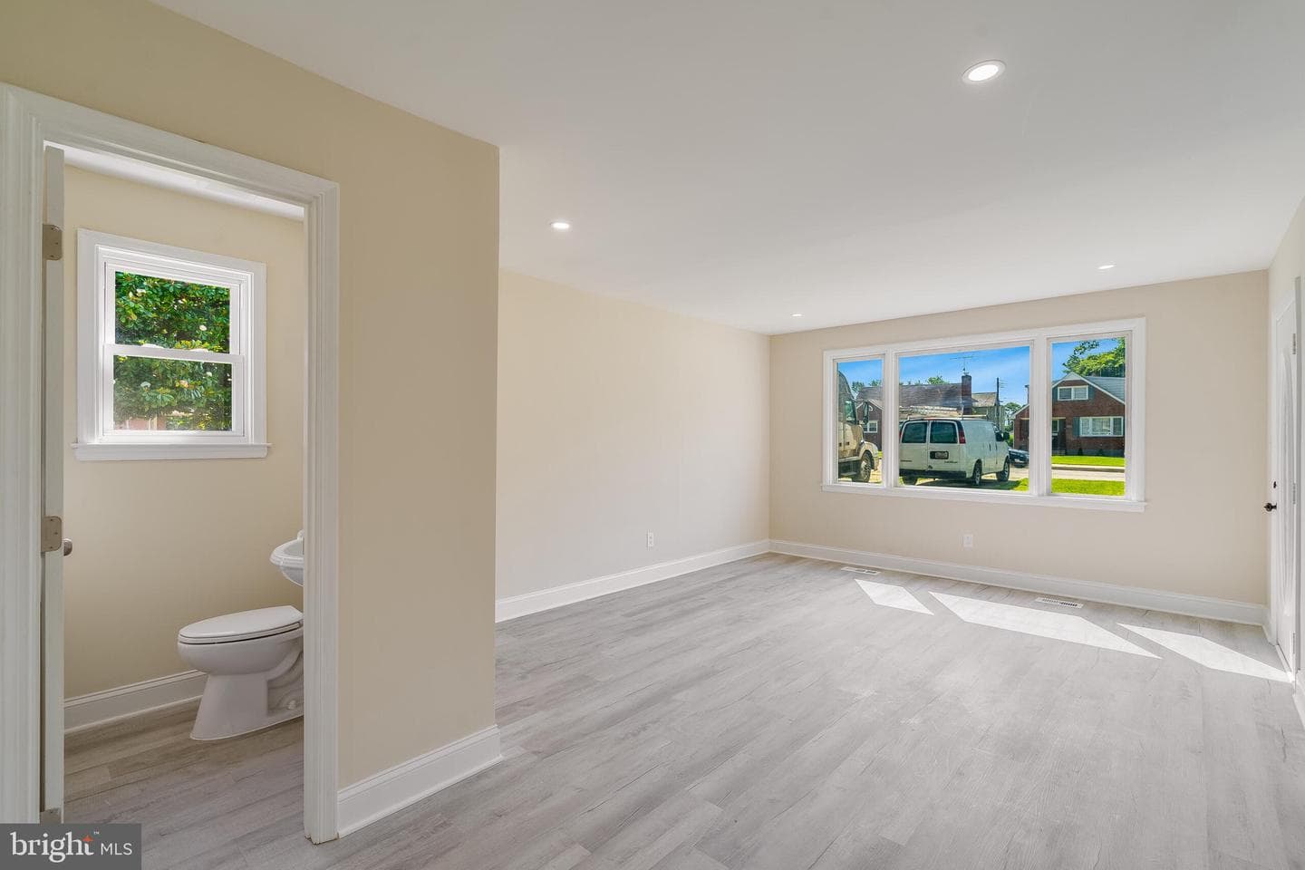 5412 Biddison Avenue photo 27