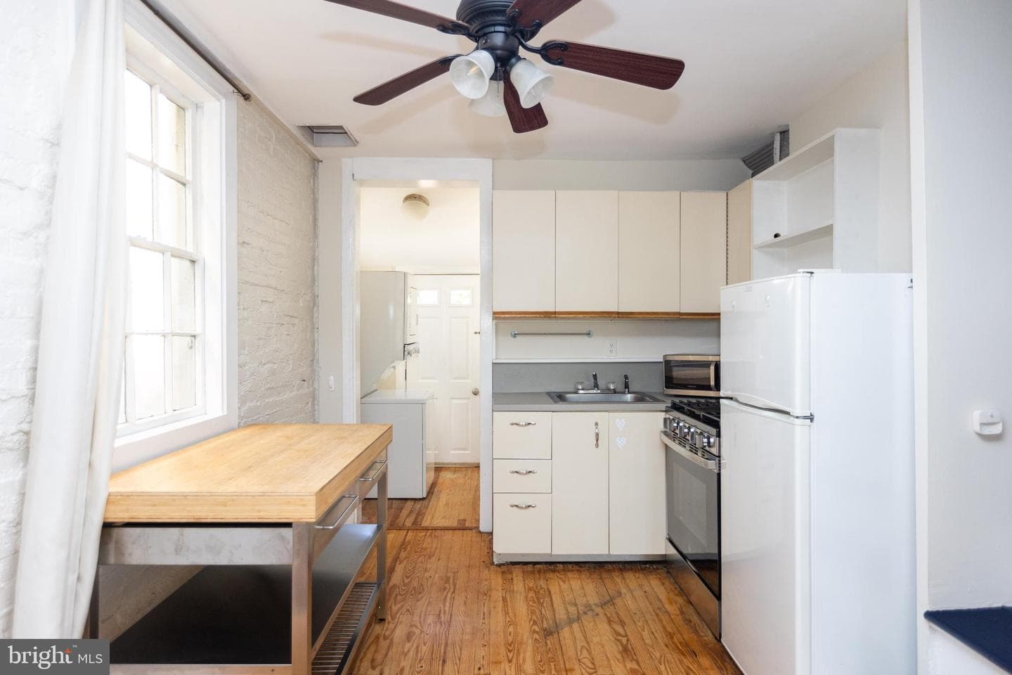 113 E Churchill Street photo 6