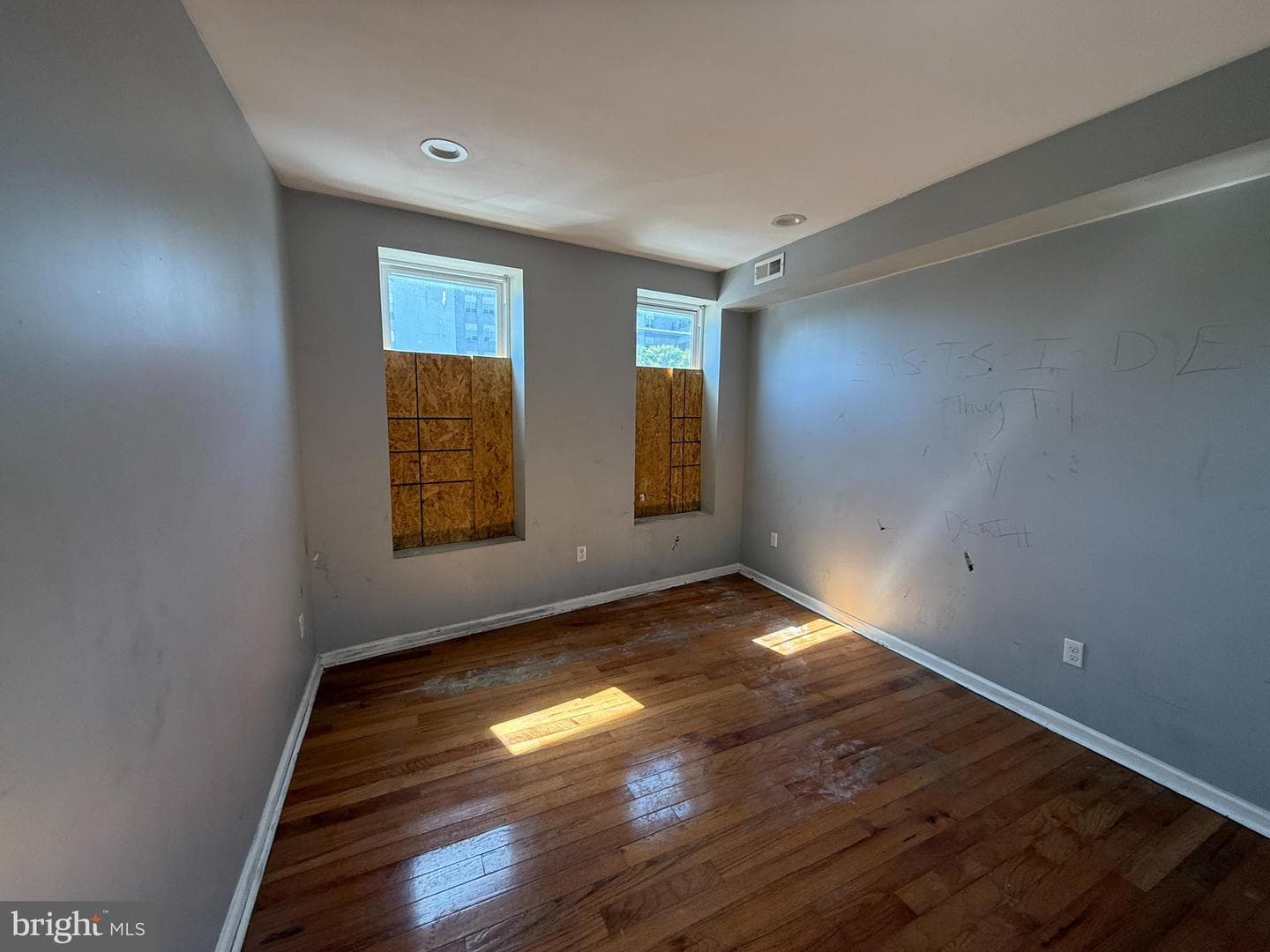 1217 Greenmount Avenue photo 15