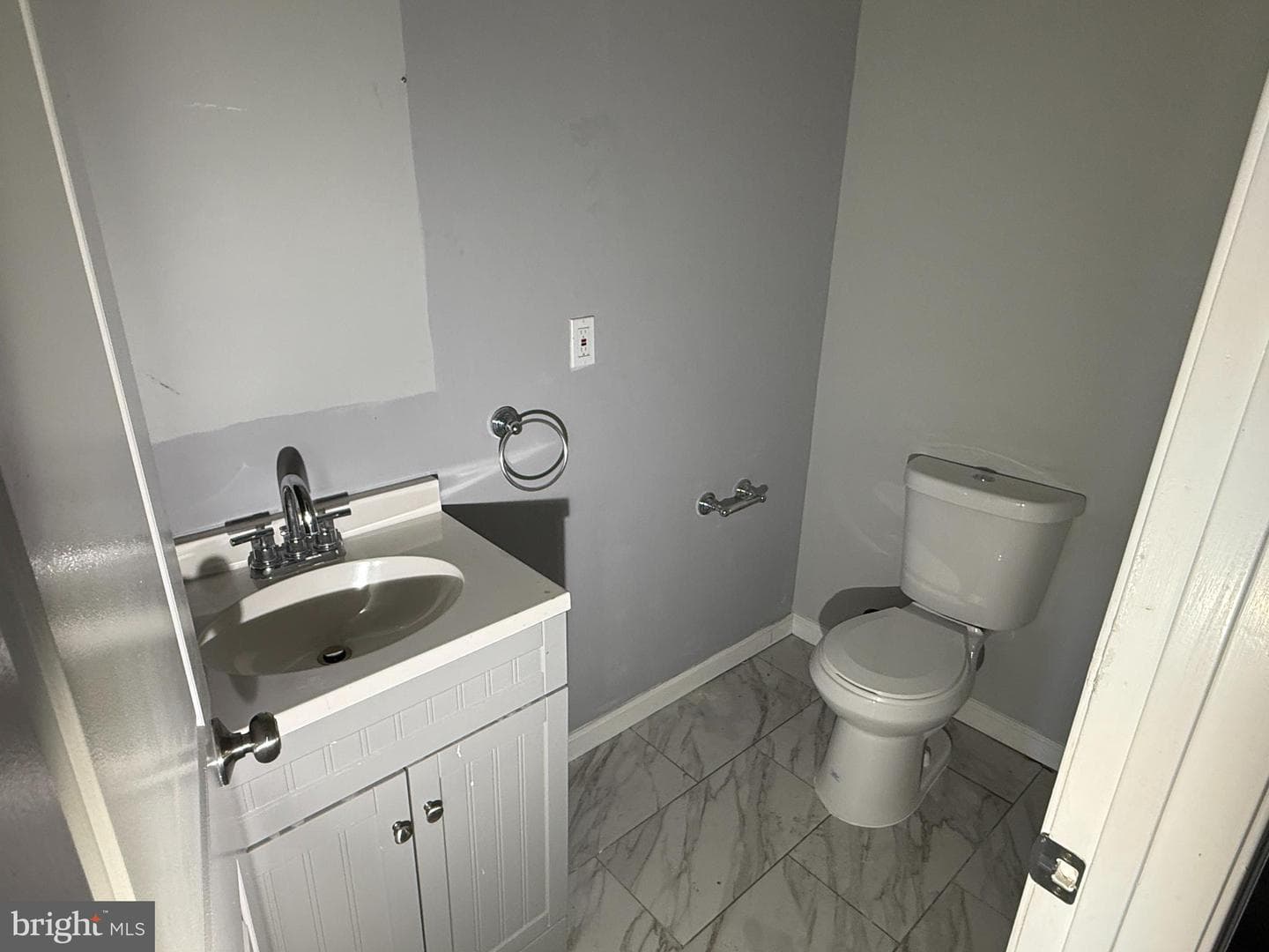 1217 Greenmount Avenue photo 17