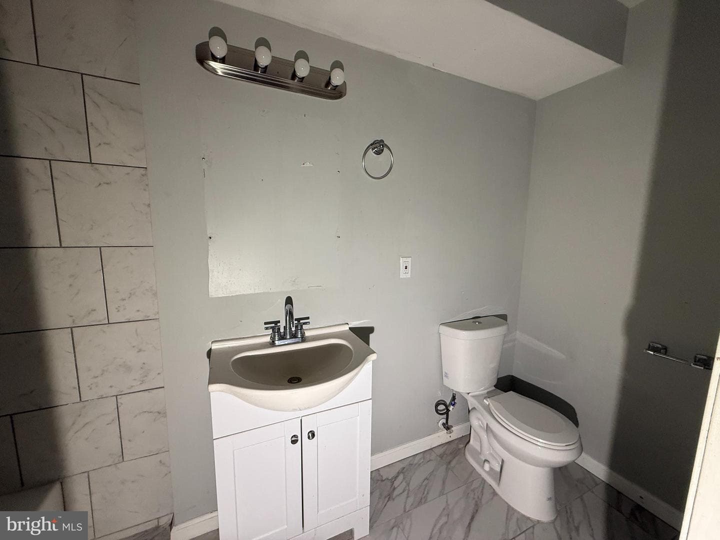 1217 Greenmount Avenue photo 6