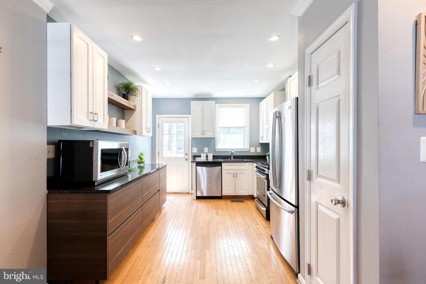 1309 Andre Street photo 15