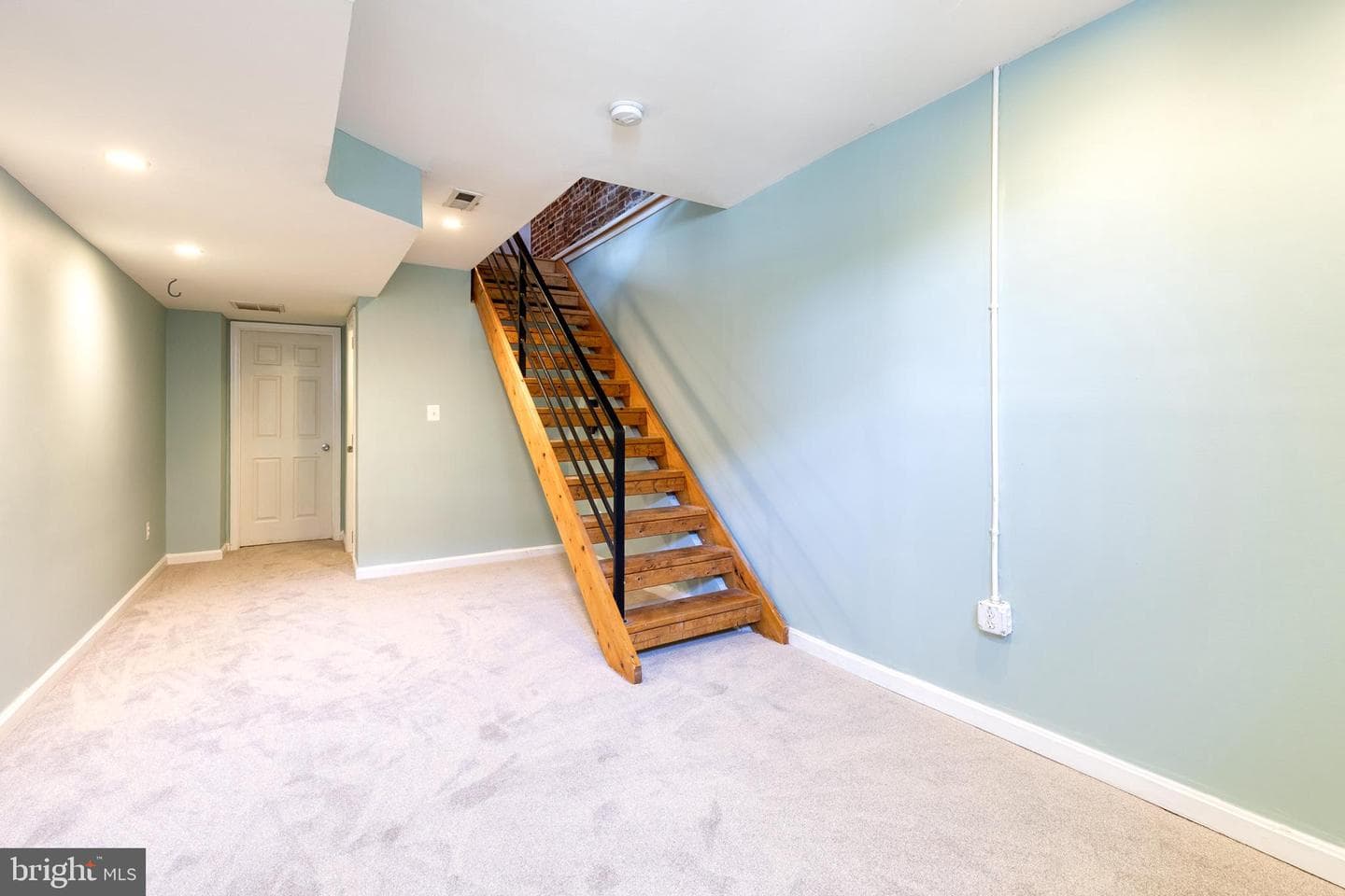 1309 Andre Street photo 33