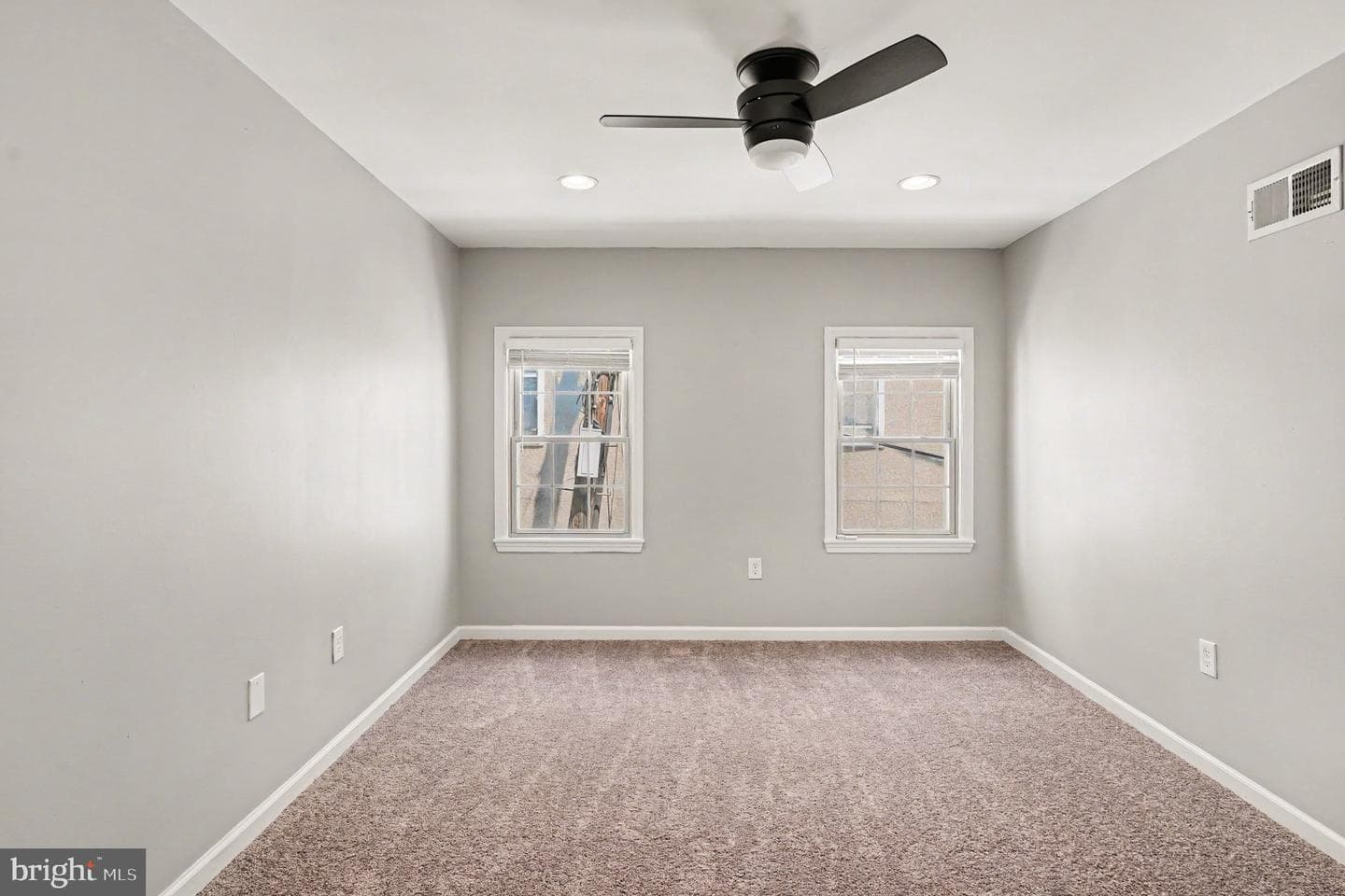 120 E Randall Street photo 18