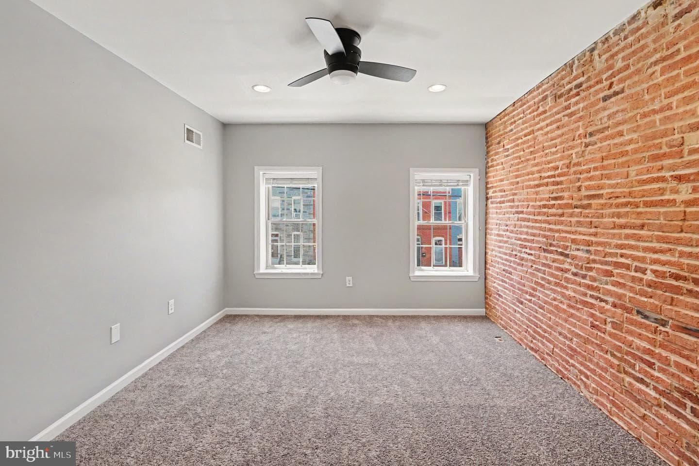 120 E Randall Street photo 25