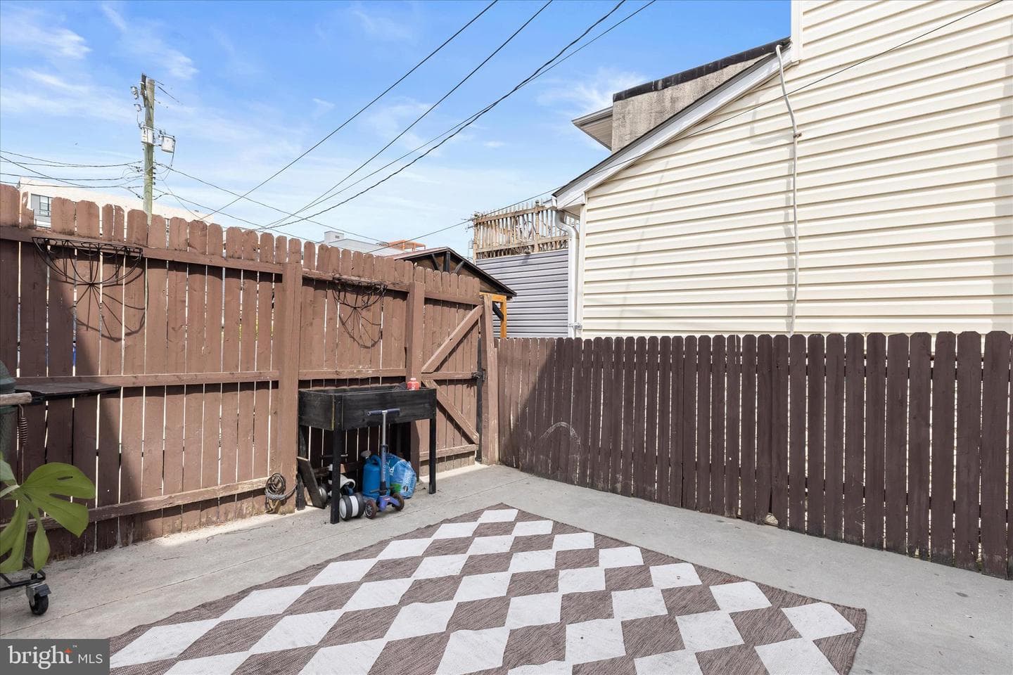1824 S Charles Street photo 33