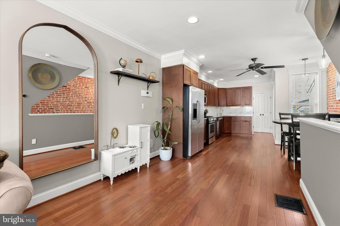 1824 S Charles Street photo 8