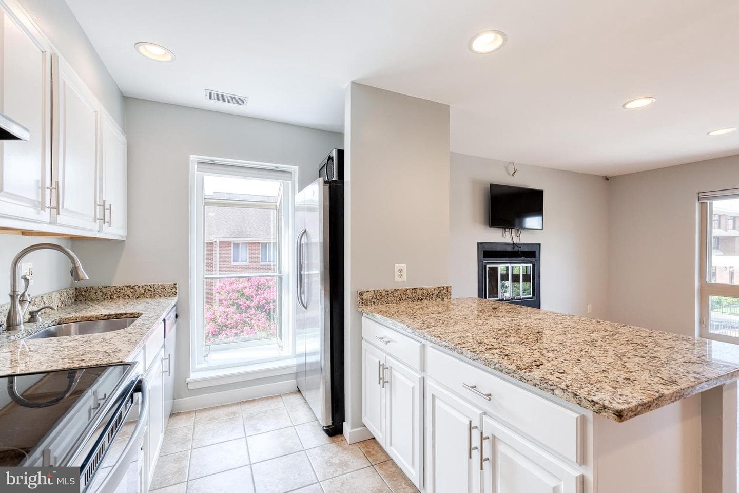 425 S Sharp Street #r 15 photo 19