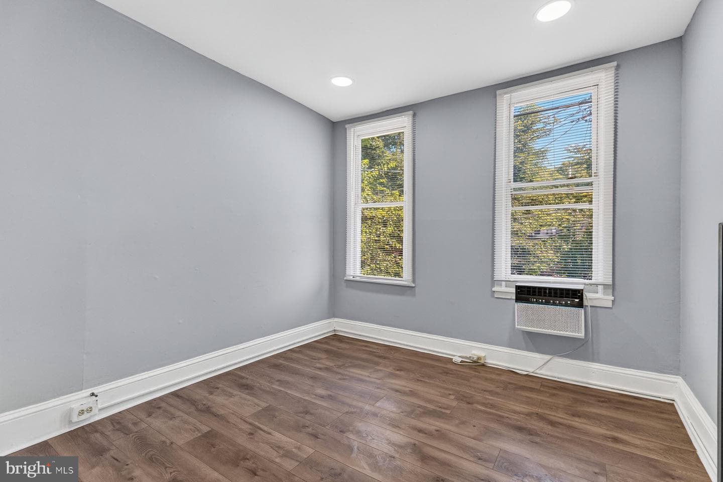 1910 W Fayette Street photo 17