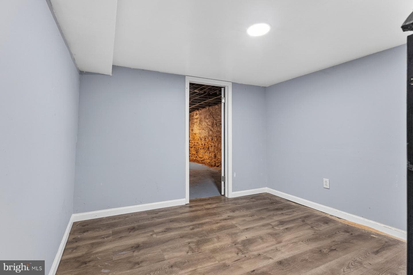 1910 W Fayette Street photo 24