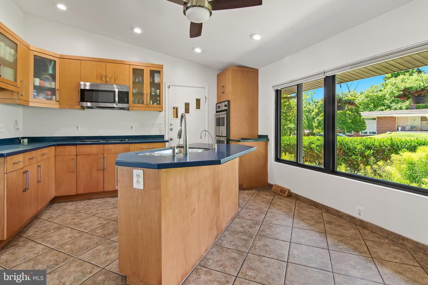 6105 Ivymount Road photo 8