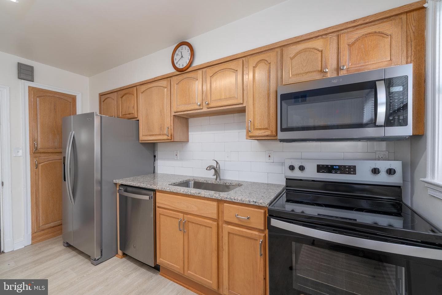 3255 Yosemite Avenue photo 14