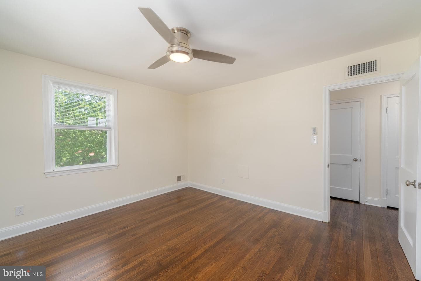 3255 Yosemite Avenue photo 18