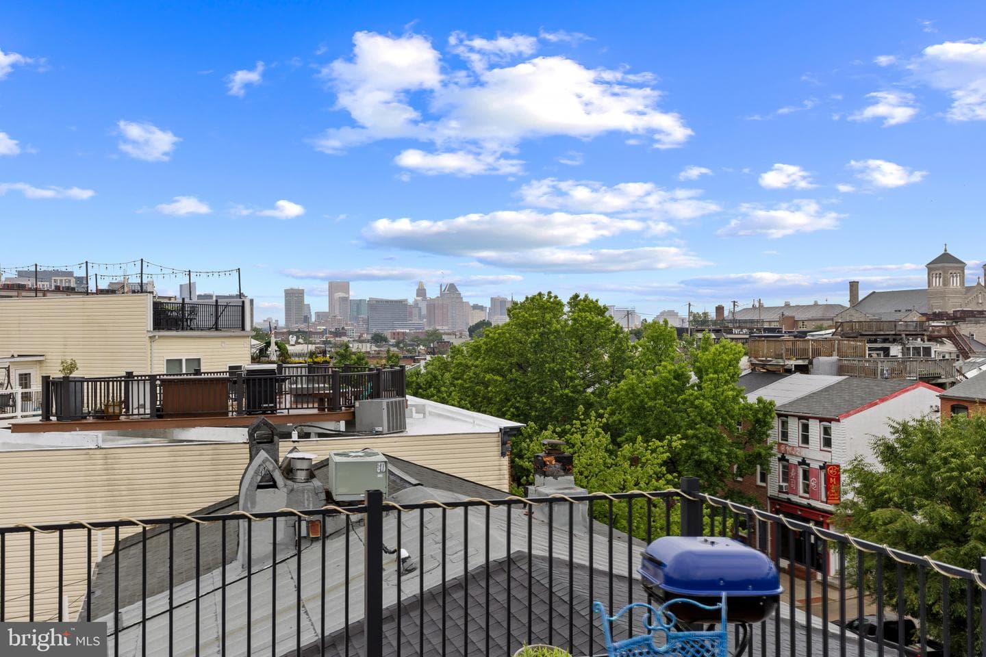 2223 Fleet Street photo 38