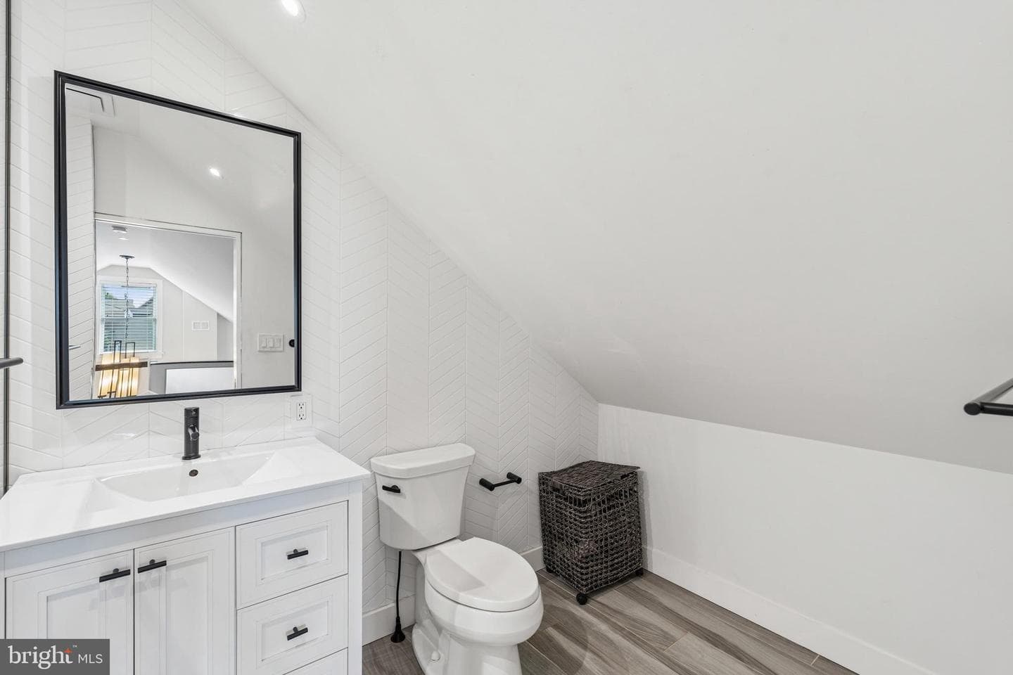 124 W Montgomery Street photo 31