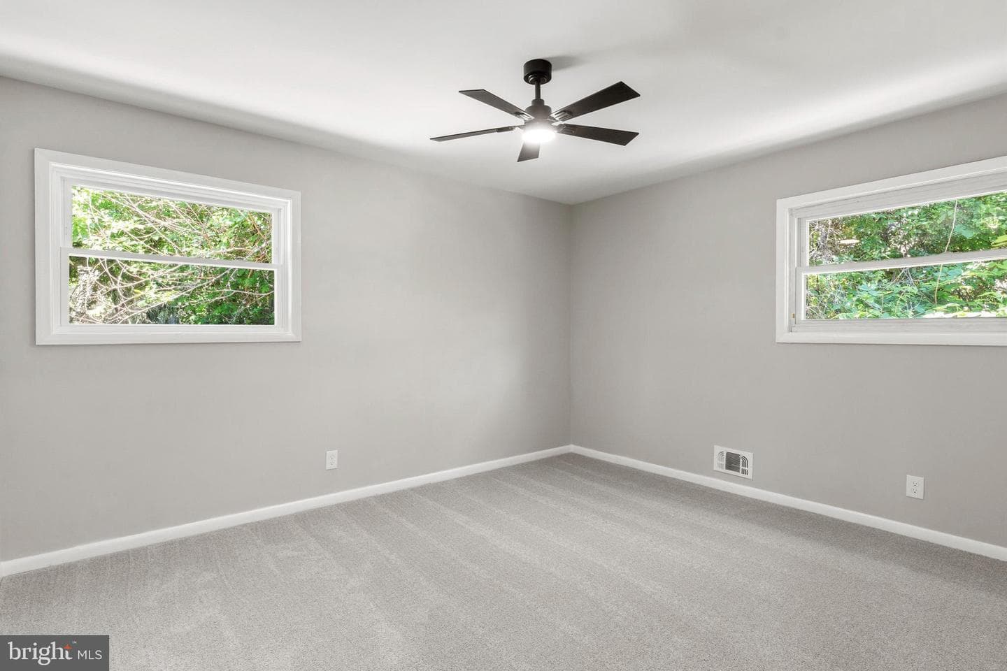 2303 Lyndhurst Avenue photo 12