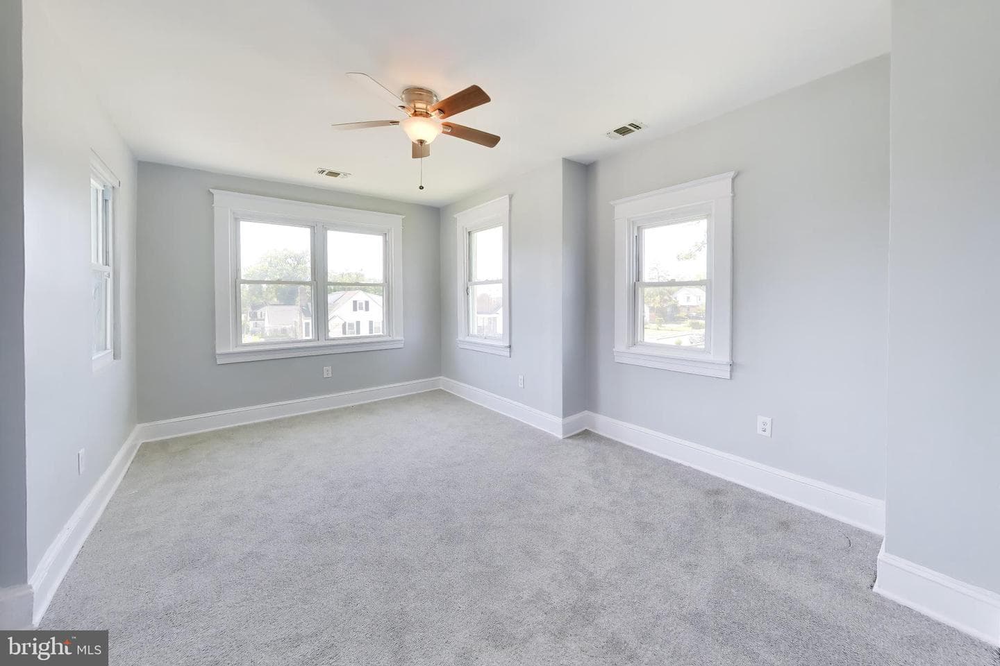 2702 Oakley Avenue photo 17