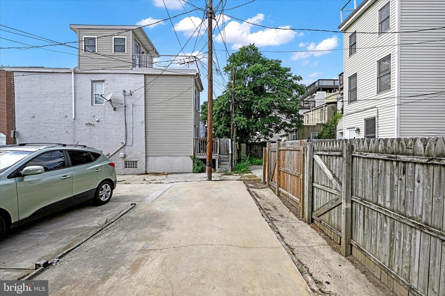 2 W Barney Street photo 23
