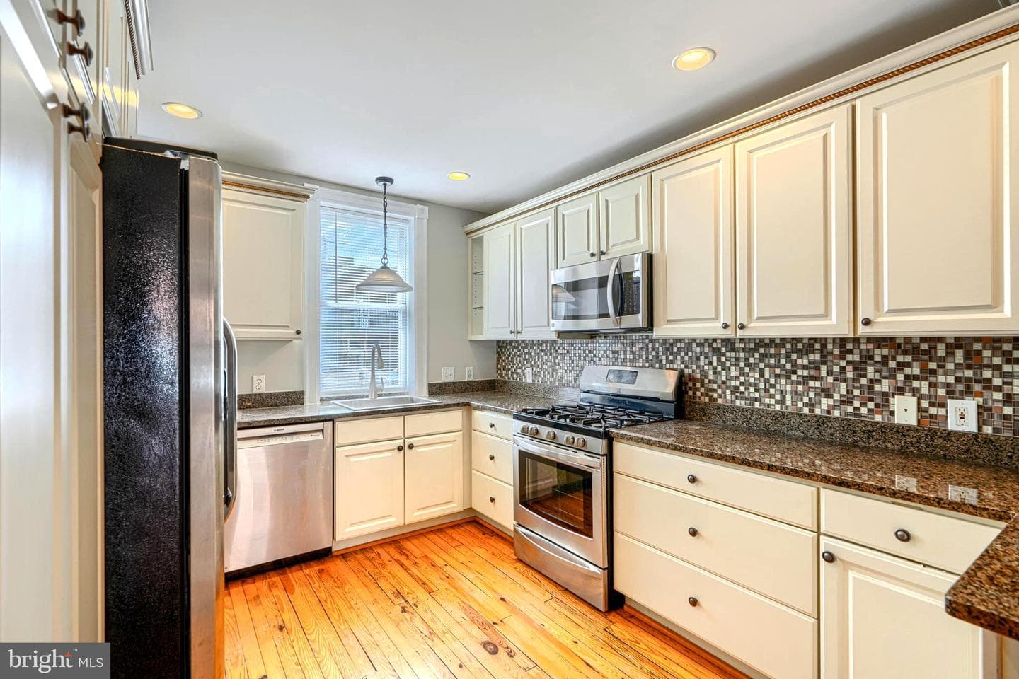 522 S Curley Street photo 6