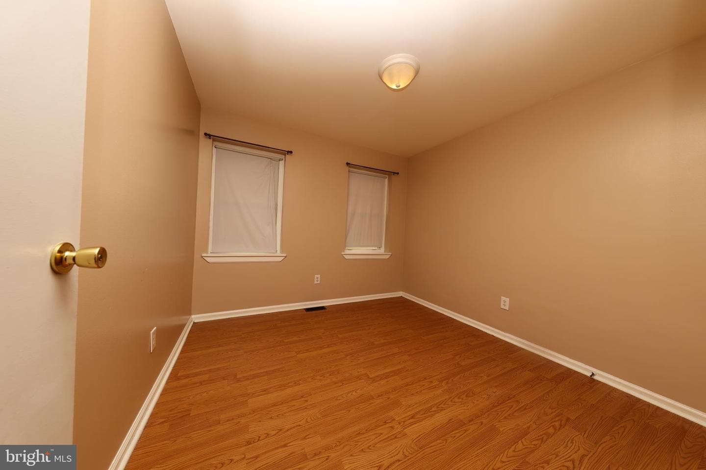 1533 N Gilmor Street photo 12