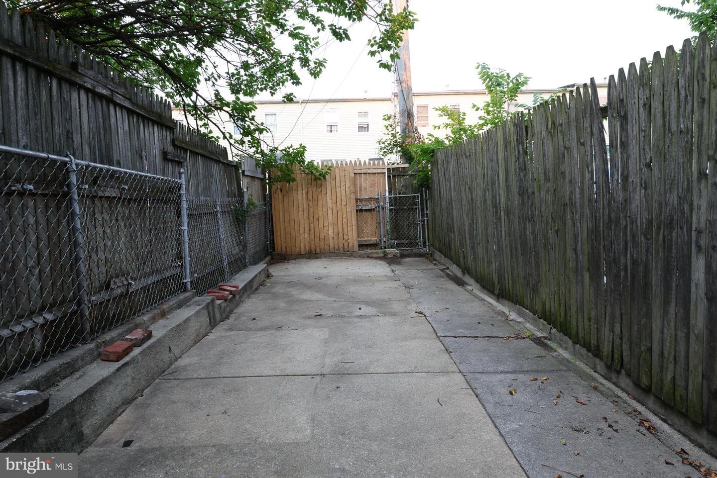 1533 N Gilmor Street photo 19