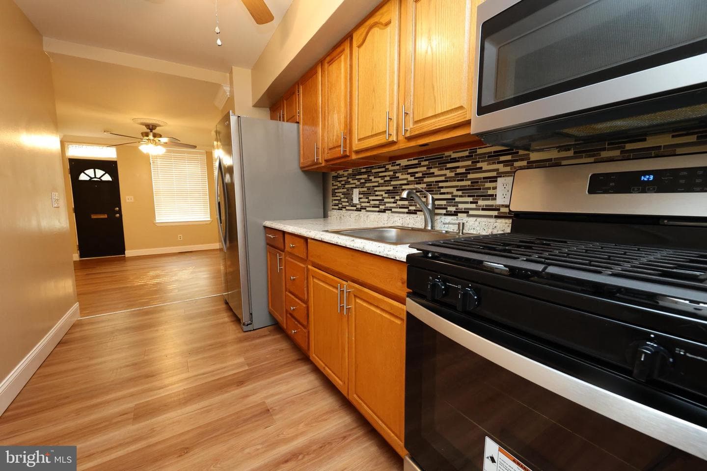 1533 N Gilmor Street photo 3