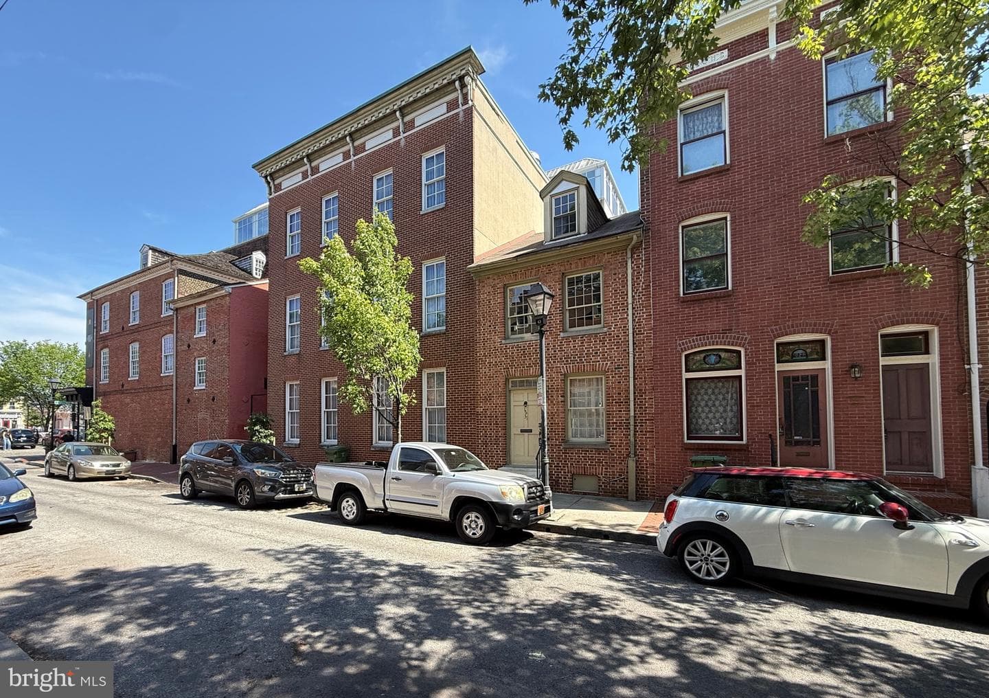 1631 Shakespeare Street photo 2