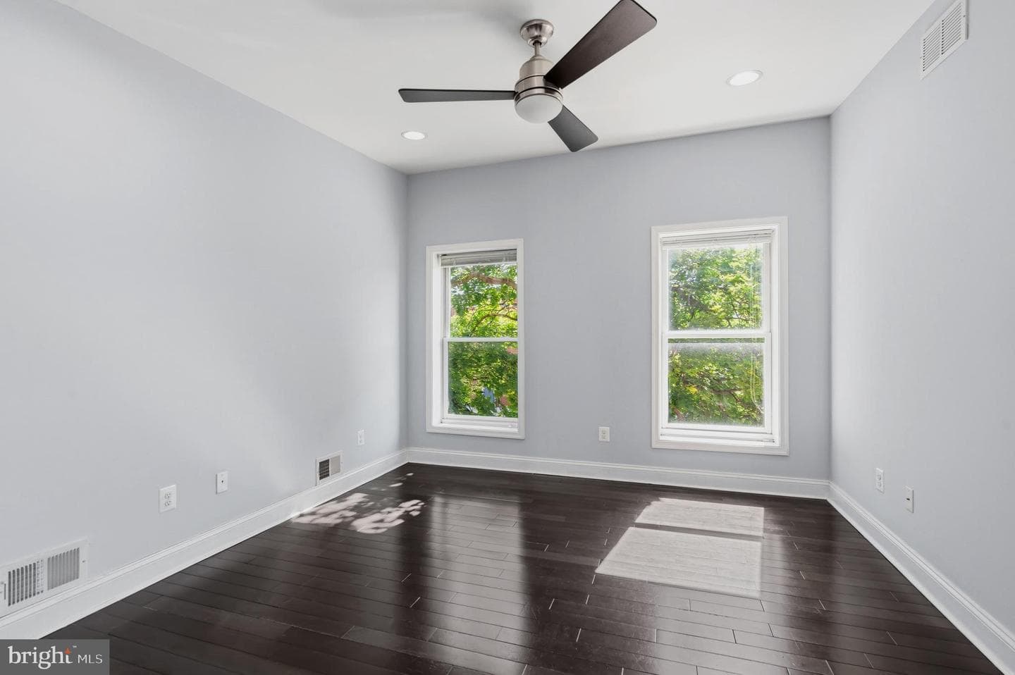 412 S East Avenue photo 8