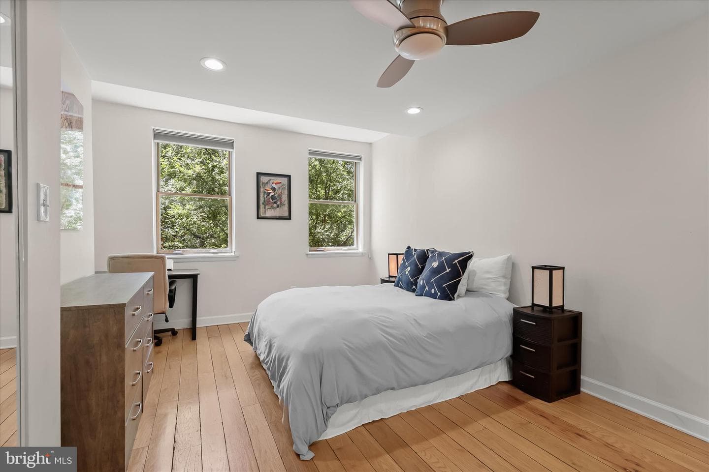 112 W Lee Street photo 28