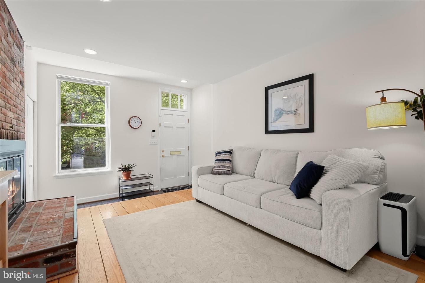 112 W Lee Street photo 5
