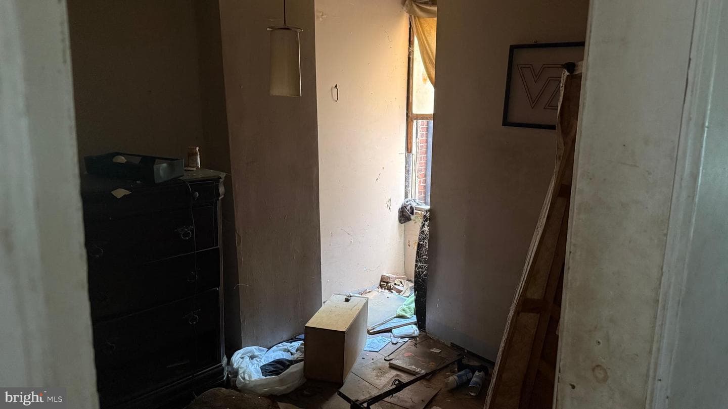 2017 Hollins Street photo 4