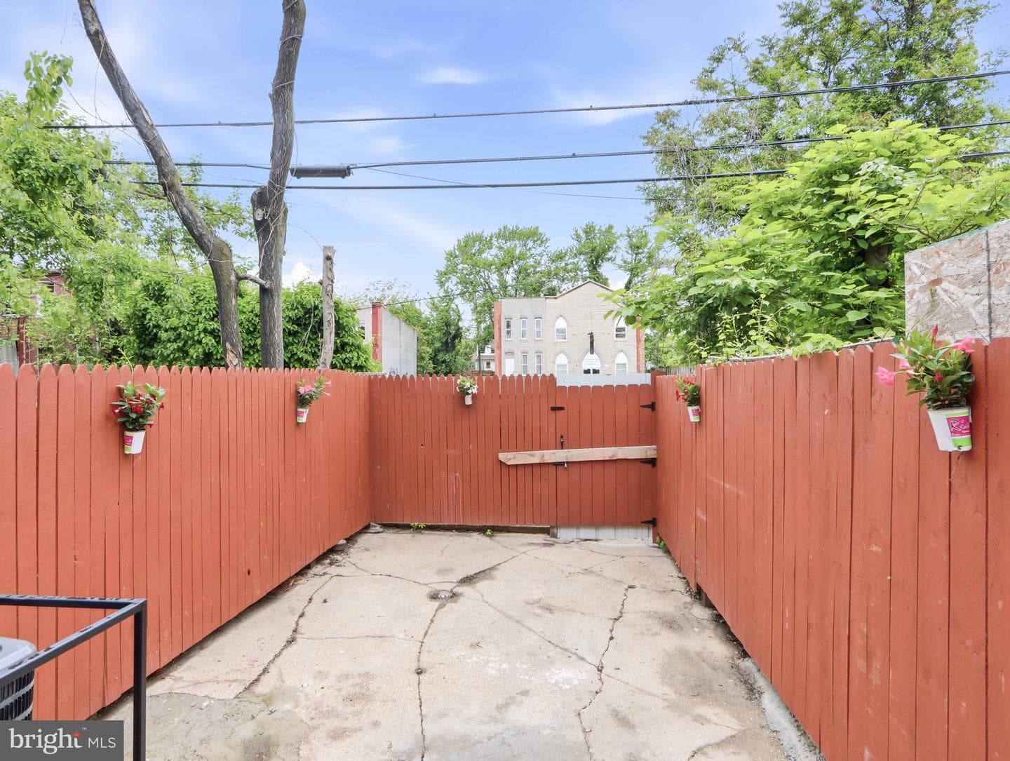 2020 Wilkens Avenue photo 22