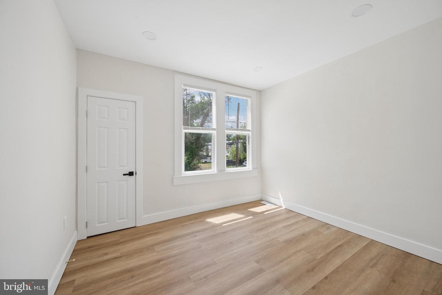 306 Lyndhurst Street photo 16